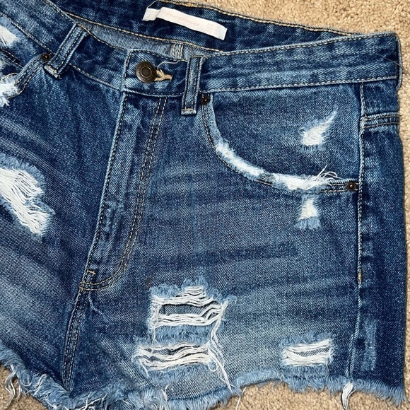 Zara Women’s Distressed Medium Wash Raw Hem Jean Shorts Size 6 - Picture 5 of 6